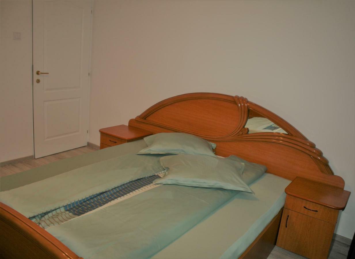 Casa Peterfi - Apartment With 3 Bedrooms And Spacious Living Room Targu Mures Exterior foto