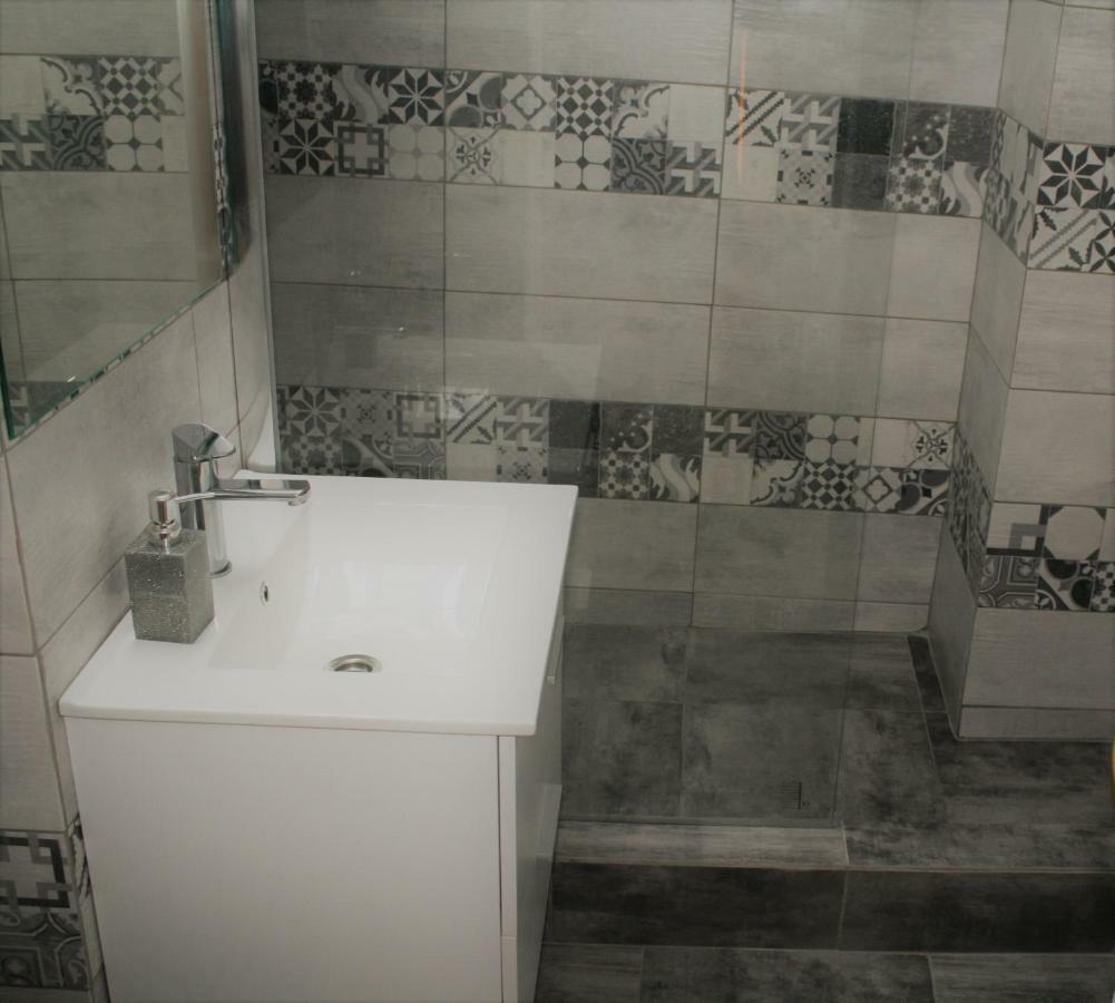 Casa Peterfi - Apartment With 3 Bedrooms And Spacious Living Room Targu Mures Exterior foto