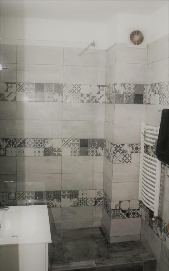 Casa Peterfi - Apartment With 3 Bedrooms And Spacious Living Room Targu Mures Exterior foto