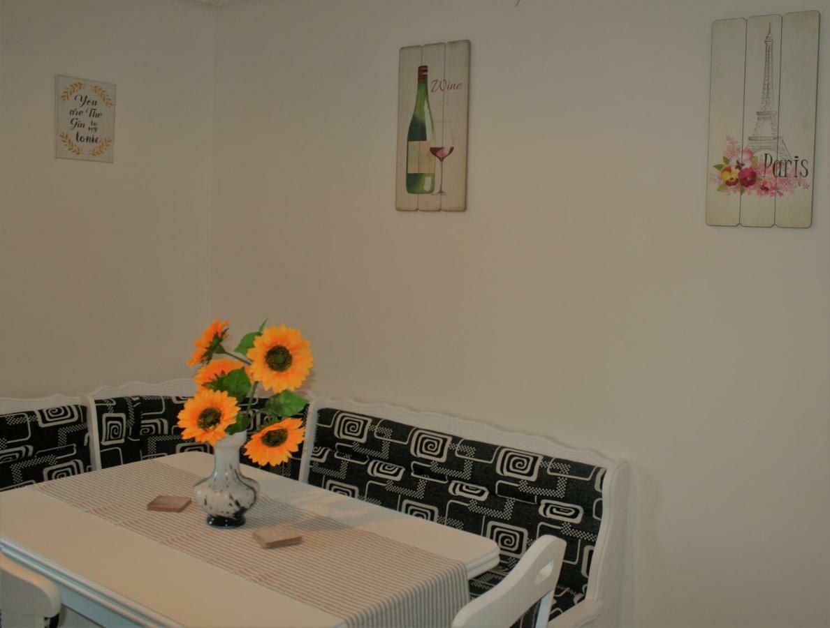 Casa Peterfi - Apartment With 3 Bedrooms And Spacious Living Room Targu Mures Exterior foto